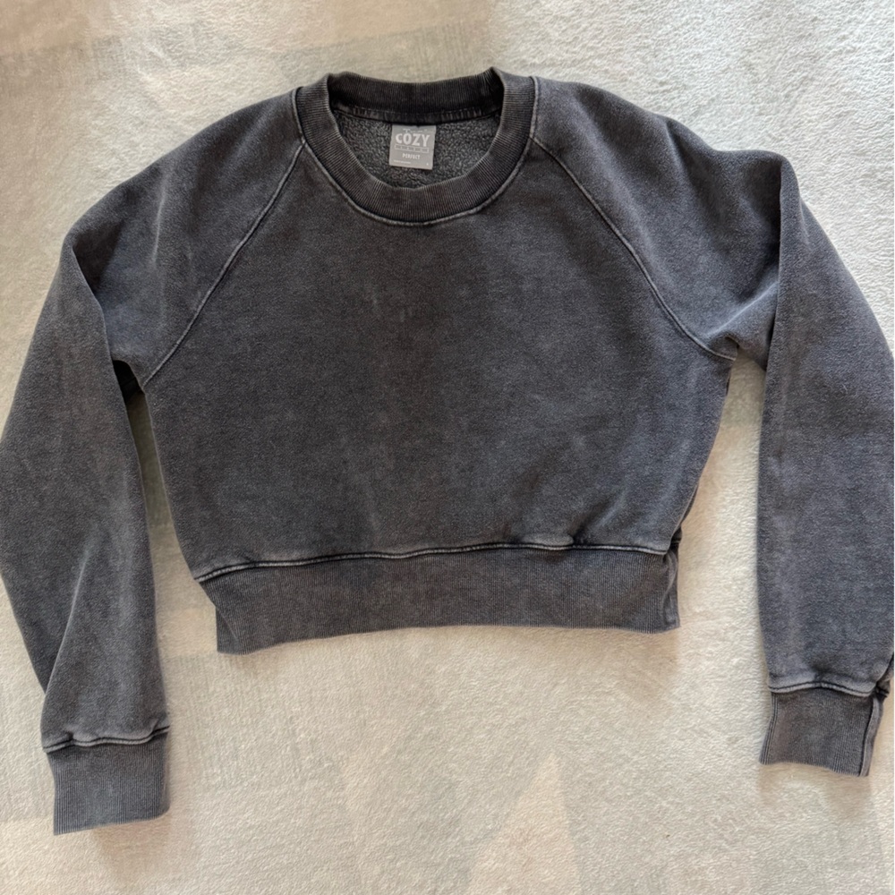 TNA Charcoal Crop Top sweater